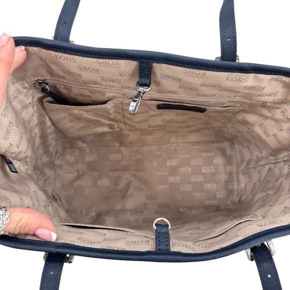 Michael Kors Navy Floral Carryall Tote Bag - Picture 7 of 10